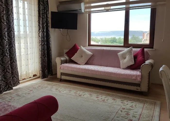 アシア トロイア ホームズ アパート