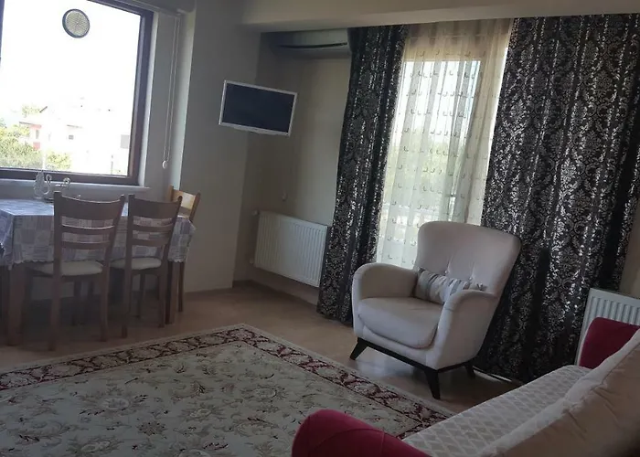 アシア トロイア ホームズ アパート